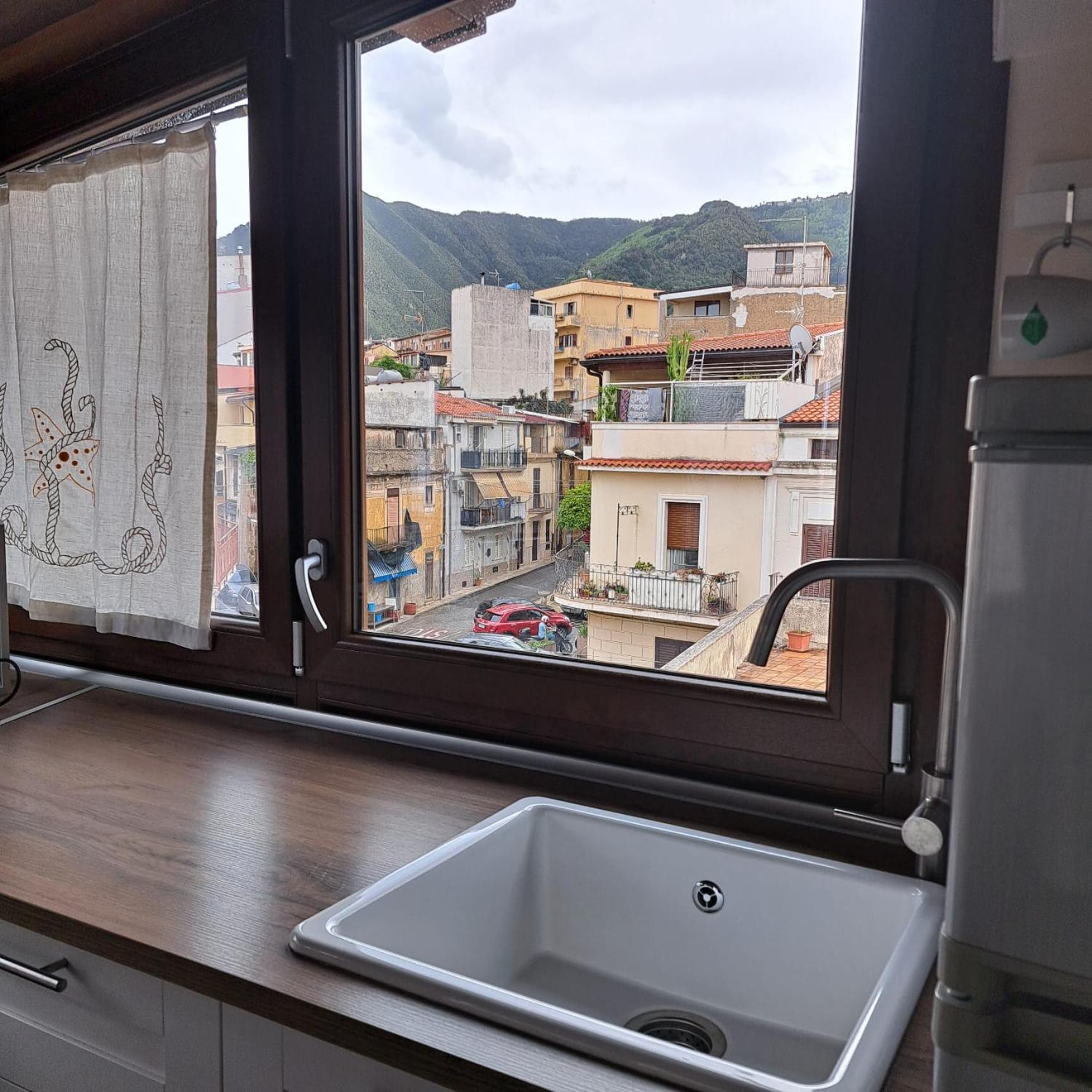 Il Ritratto Casa Vacanza 希拉 外观 照片