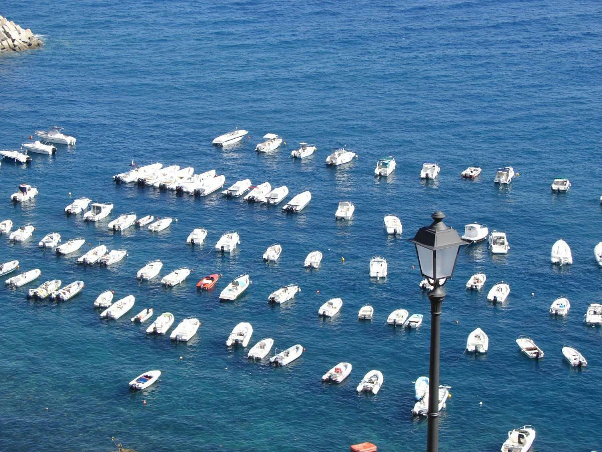 Il Ritratto Casa Vacanza 希拉 外观 照片