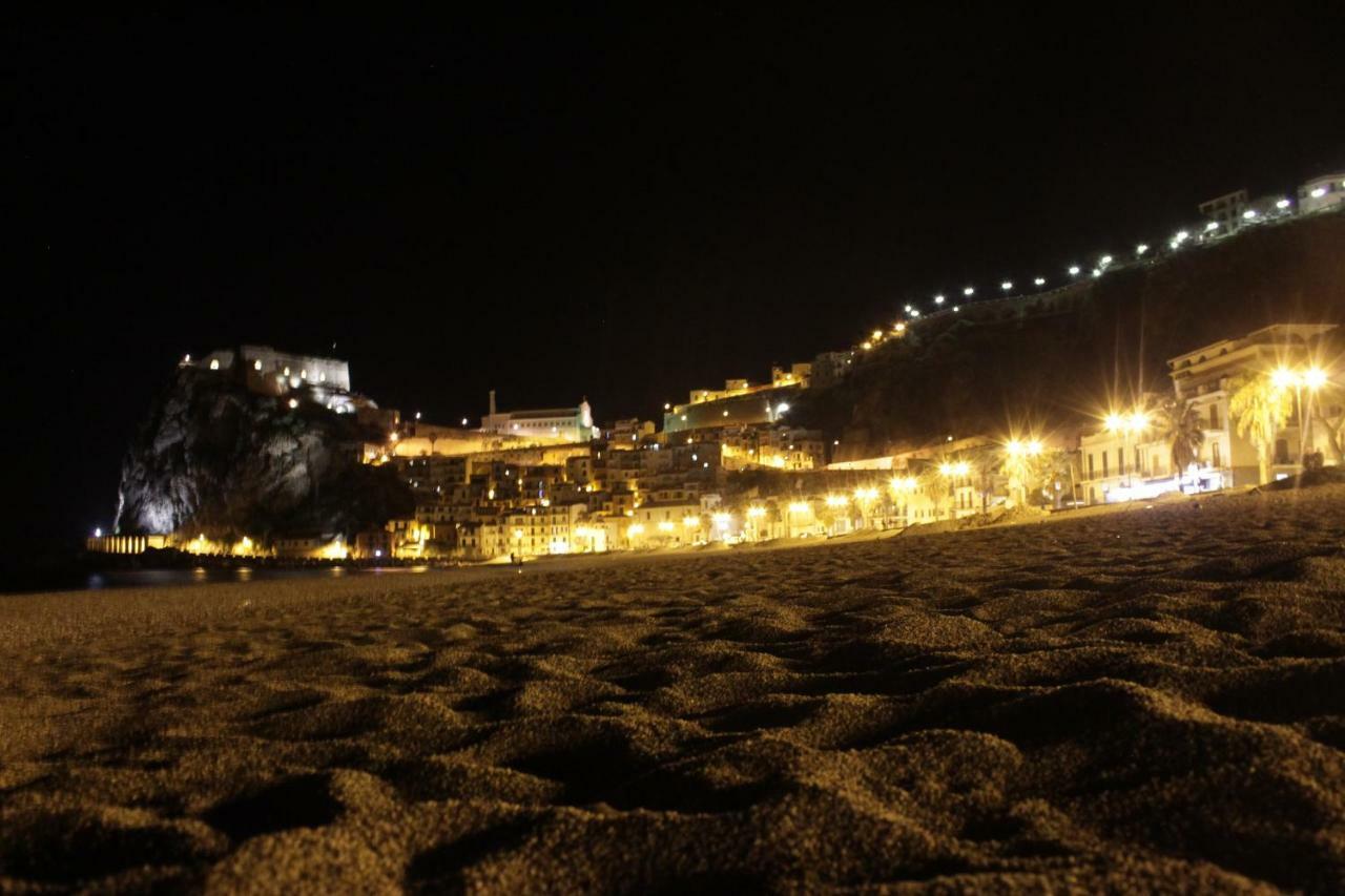 Il Ritratto Casa Vacanza 希拉 外观 照片