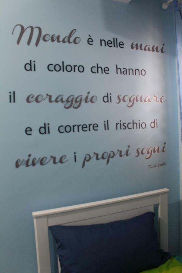 Il Ritratto Casa Vacanza 希拉 外观 照片